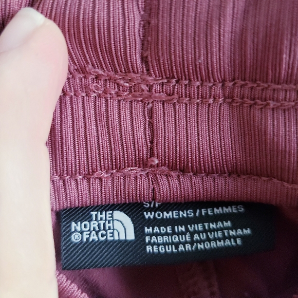 The North Face Aphrodite 2.0 Capri Pants - Picture 7 of 7